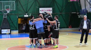 La gioia dei giocatori del Minibasket Milazzo