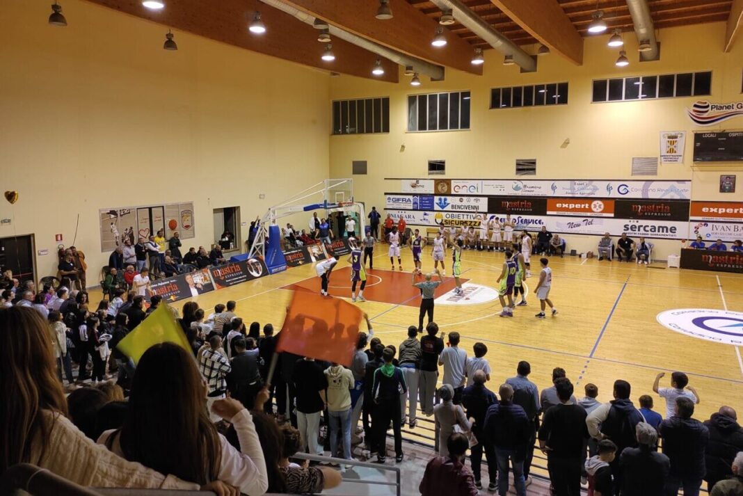 Castanea Basket Messina