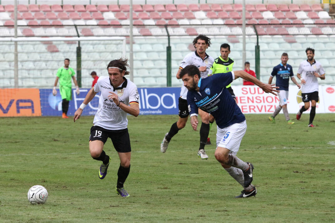 Totò Cocuzza tenta lo scatto (foto Denaro)