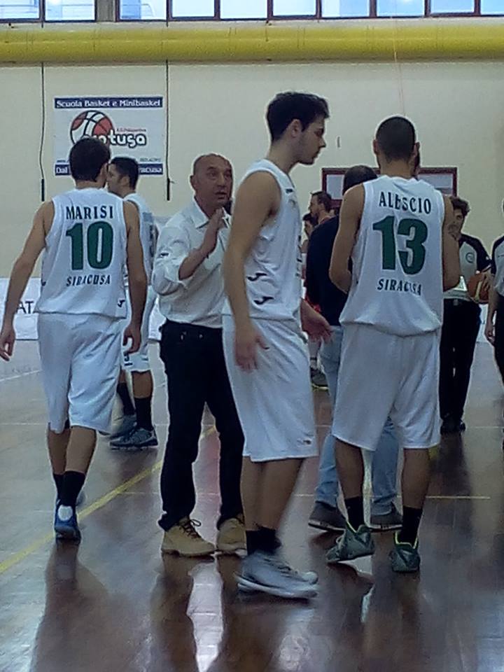 Coach Anastasi con i suoi ragazzi