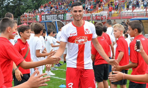 Andrea De Vito con la maglia del Varese