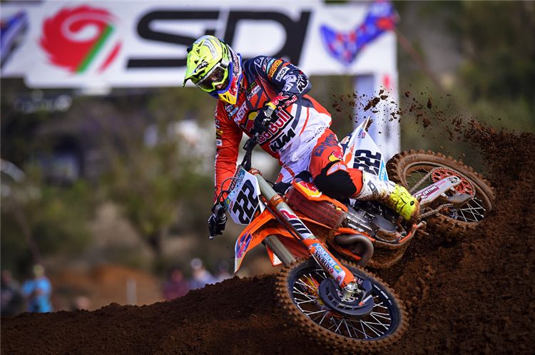 Cairoli in azione