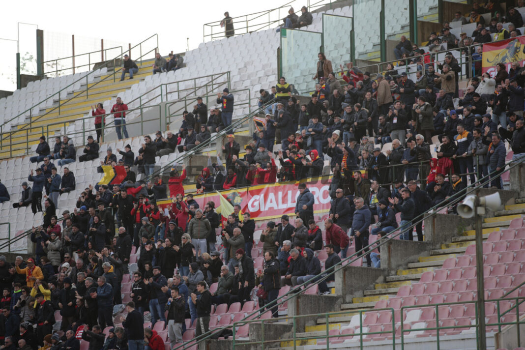 Tribuna