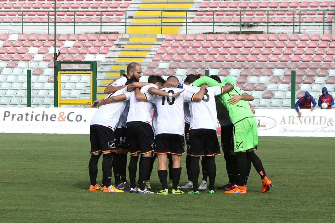 La squadra si carica prima del via