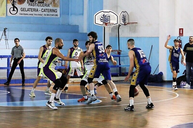 Castanea Basket Messina