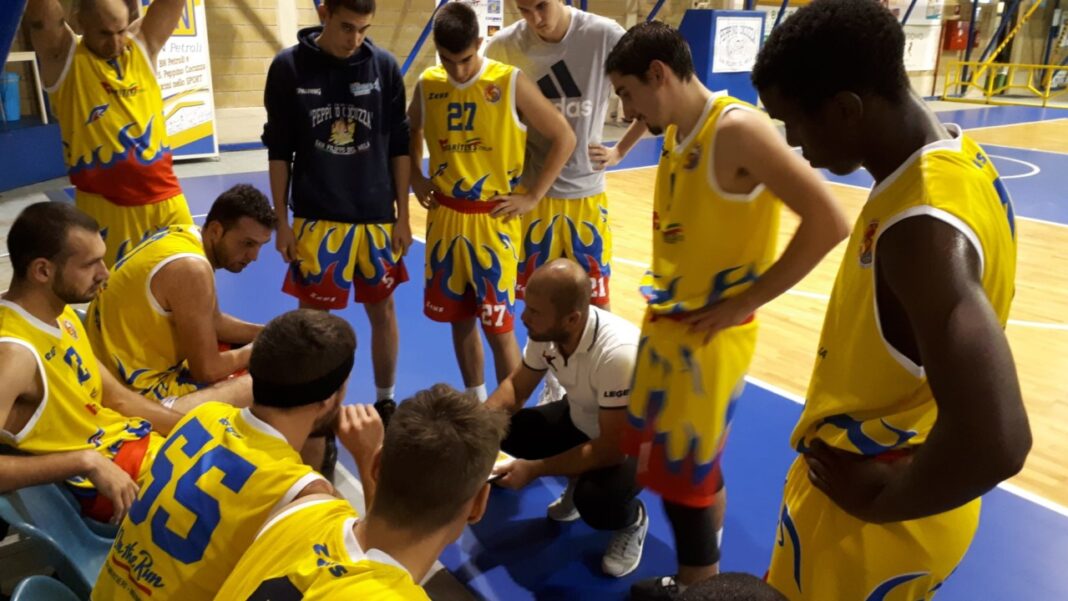 Timeout Nuova Pallacanestro Messina Cocuzza