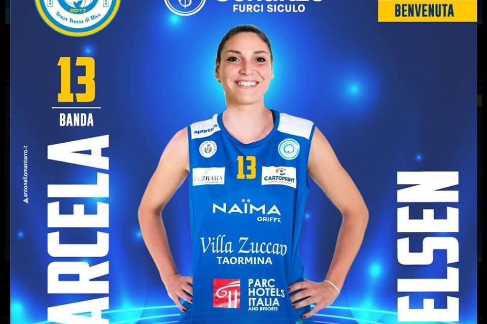 Marcela Nielsen con la nuova maglia dell'Amando Santa Teresa