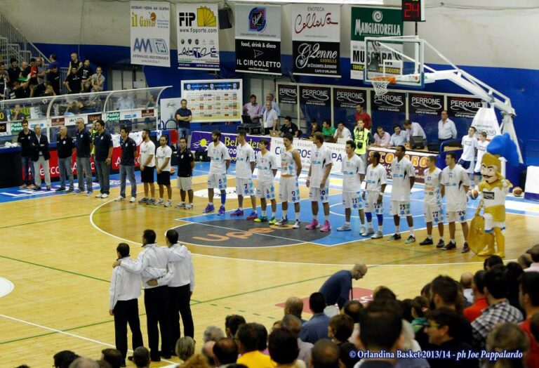 Sigma Barcellona e Upea Orlandina pronte ad offrire spettacolo nel derby. Pozzecco: ”Capo d’Orlando ha un grande fascino” (VIDEO)