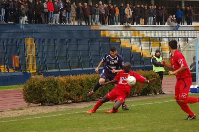 Il Città di Messina spreca una ghiotta chance e non va oltre lo 0-0 a Noto