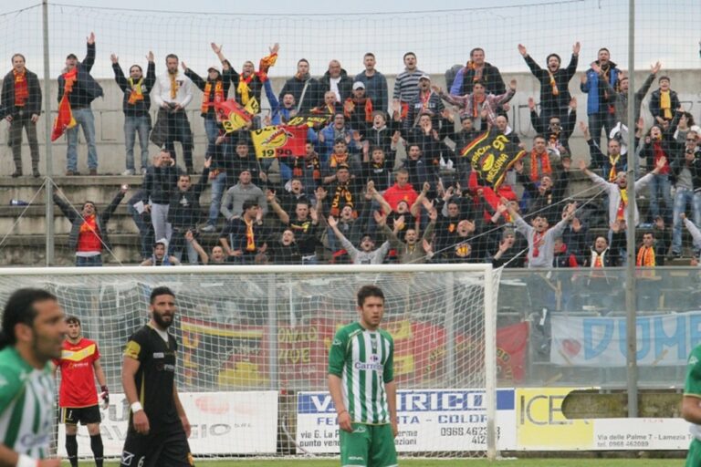 Vigor Lamezia-Messina 1-2. Il trionfo del “D’Ippolito” in 27 scatti