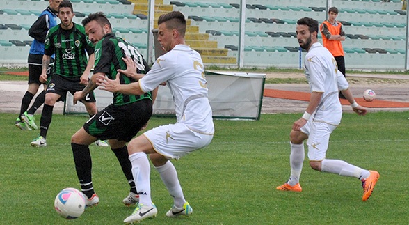 Il Cosenza agguanta in extremis il Chieti: Messina a +6 sulle none