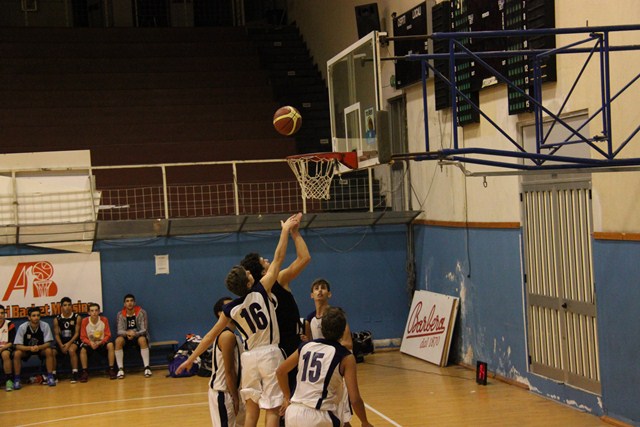 Alla Mia Basket non basta il coraggio, l’Amatori Messina fa suo il derby