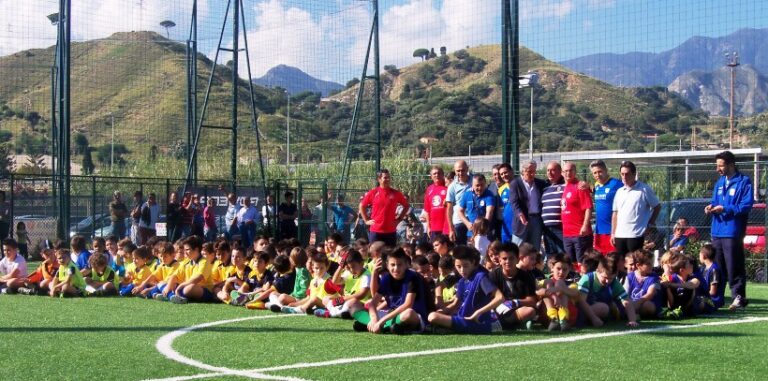 Riuscita in pieno la giornata benefica della scuola calcio del Riviera a Galati Marina