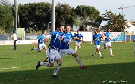 Colpo del Melfi a Teramo, il Foggia stende il Cosenza. Poker del Martina