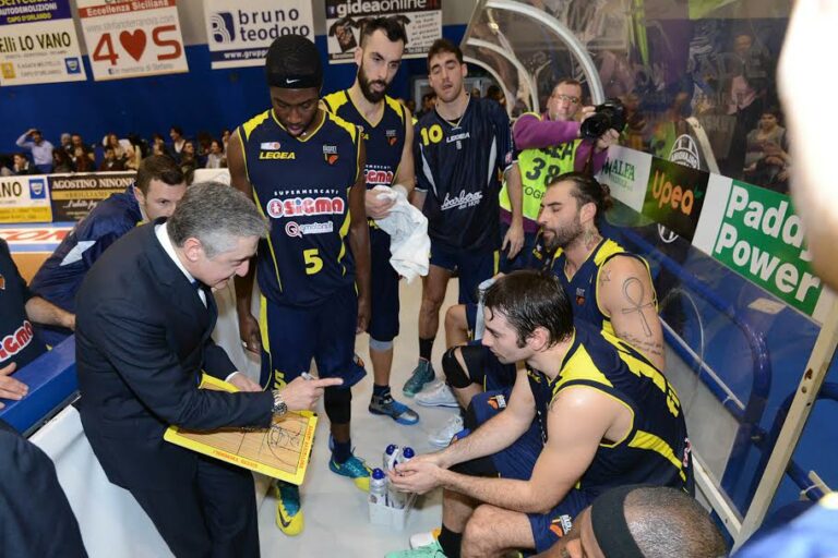 Barcellona vuole cancellare il ko nel derby e rafforzare un piazzamento playoff. Il GM Riva: “Massimo impegno contro Forlì” (VIDEO)