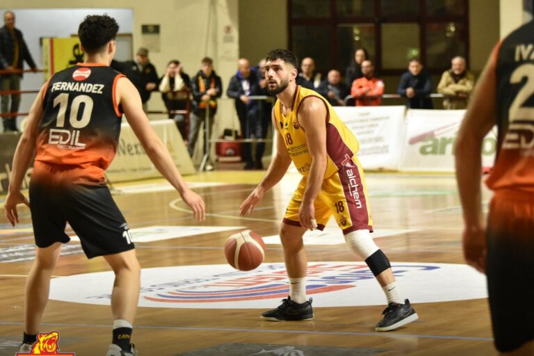 Il Barcellona Basket non frena la corsa dell’imbattuta Viola Reggio Calabria